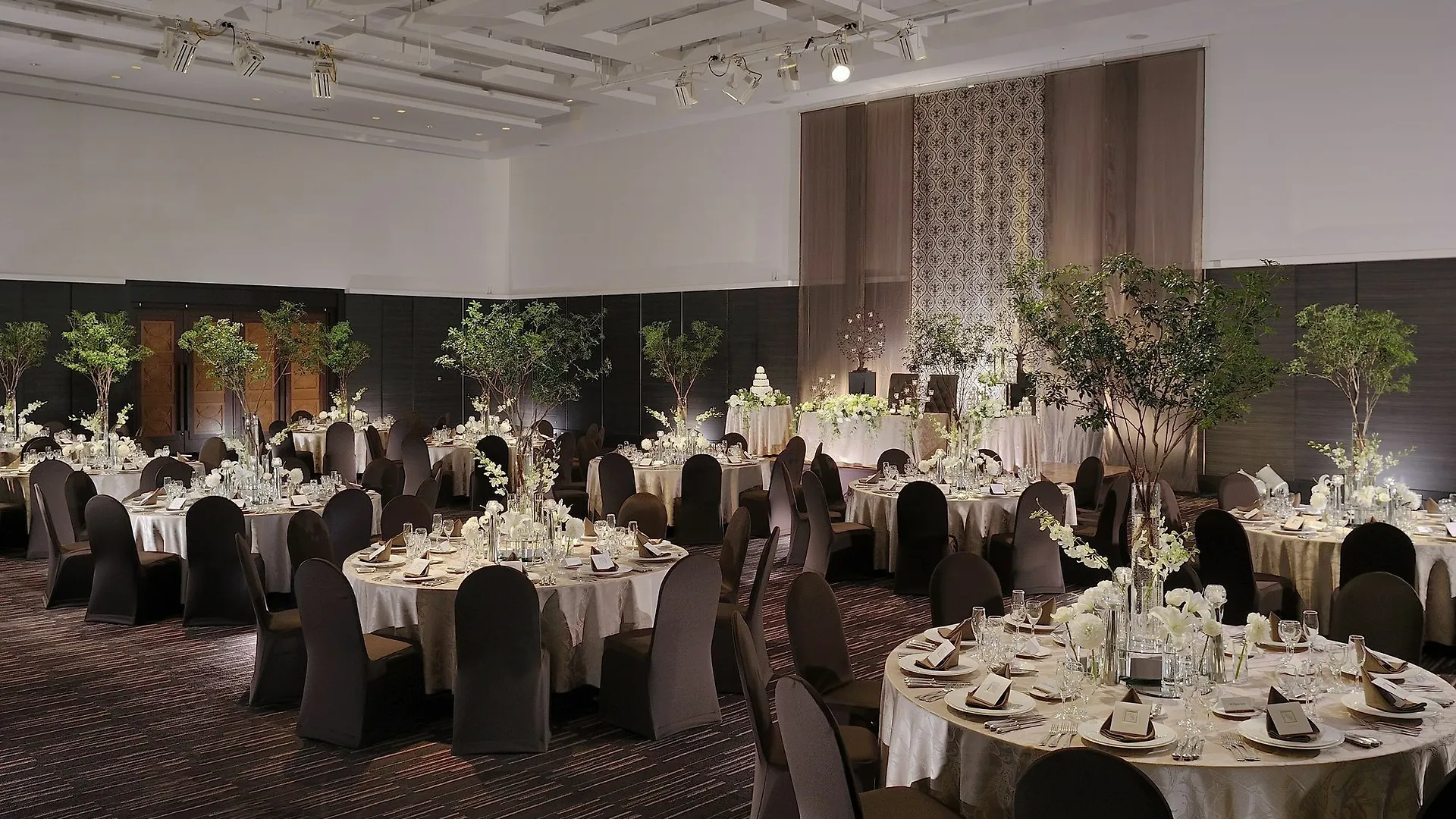 Hotel Emisia Саппоро